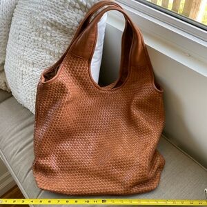 Large tan cognac woven leather hobo bag, no brand - genuine leather